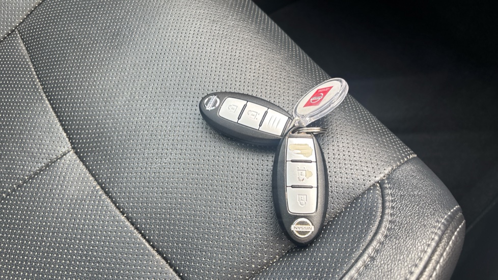 Nissan Qashqai 1.2 DiG-T Tekna [Non-Panoramic] 5dr Petrol Hatchback - Image 20