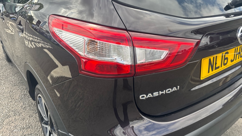 Nissan Qashqai 1.2 DiG-T Tekna [Non-Panoramic] 5dr Petrol Hatchback - Image 22