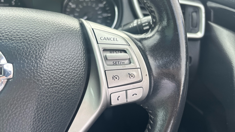 Nissan Qashqai 1.2 DiG-T Tekna [Non-Panoramic] 5dr Petrol Hatchback - Image 33
