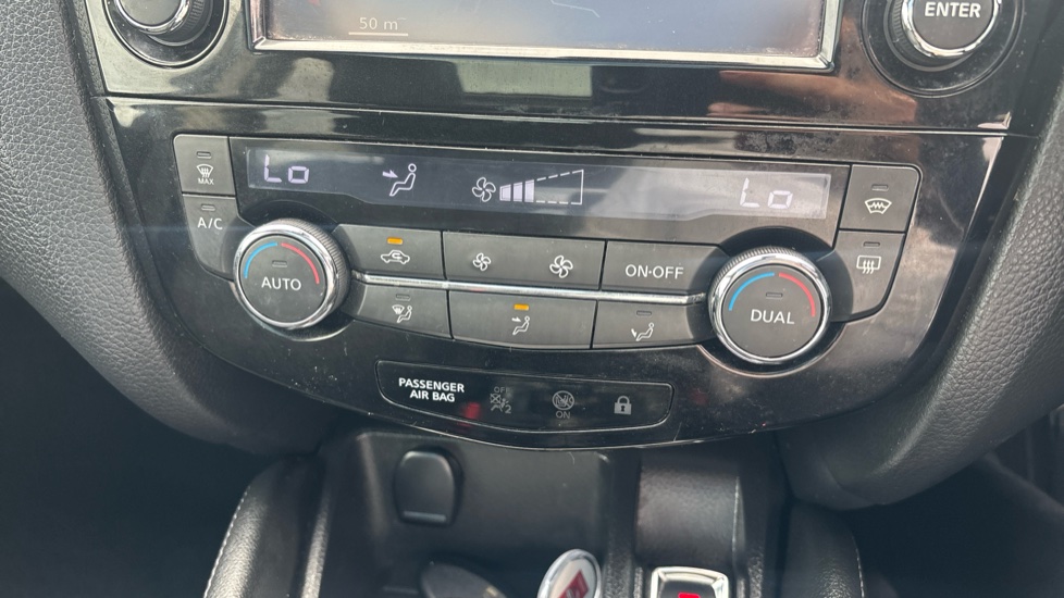 Nissan Qashqai 1.2 DiG-T Tekna [Non-Panoramic] 5dr Petrol Hatchback - Image 36