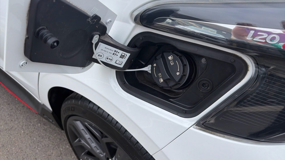 Hyundai i20 1.6T GDi N 5dr Petrol Hatchback - Image 31