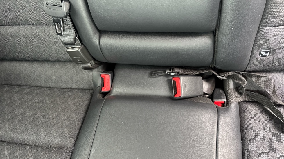Kia Niro 1.6 GDi Hybrid 2 5dr DCT Hybrid Estate - Image 17