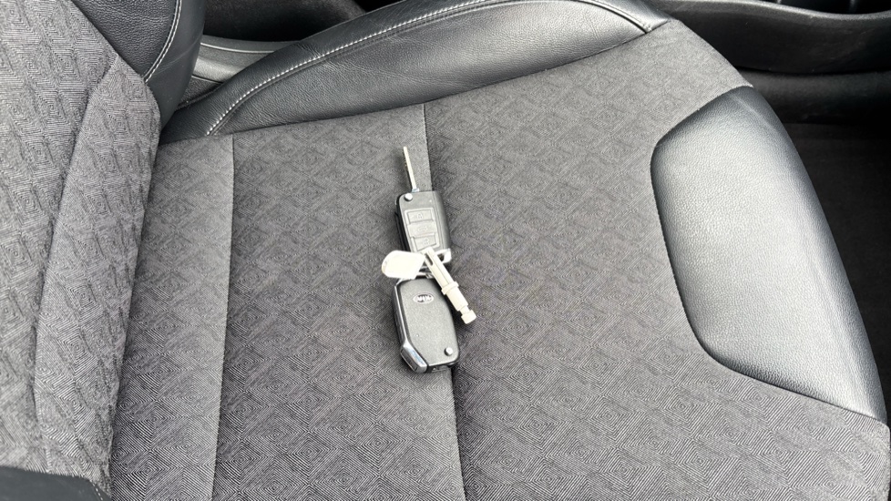 Kia Niro 1.6 GDi Hybrid 2 5dr DCT Hybrid Estate - Image 20