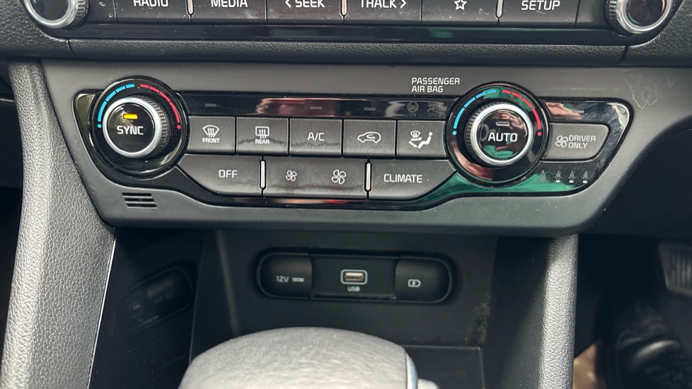 Kia Niro 1.6 GDi Hybrid 2 5dr DCT Hybrid Estate - Image 31