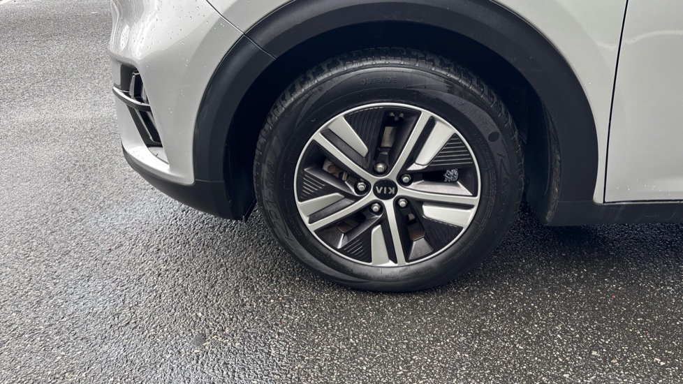 Kia Niro 1.6 GDi Hybrid 2 5dr DCT Hybrid Estate - Image 38