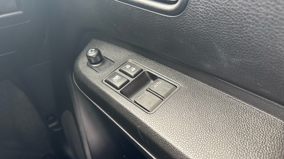 Suzuki Ignis 1.2 Dualjet 12V Hybrid SZ-T 5dr Petrol Hatchback - Image 34