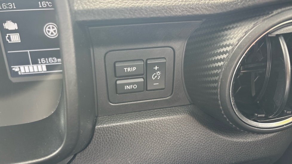 Suzuki Ignis 1.2 Dualjet 12V Hybrid SZ-T 5dr Petrol Hatchback - Image 35