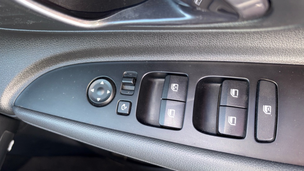 Hyundai BAYON 1.0 TGDi 48V MHEV Premium 5dr Petrol Hatchback - Image 21