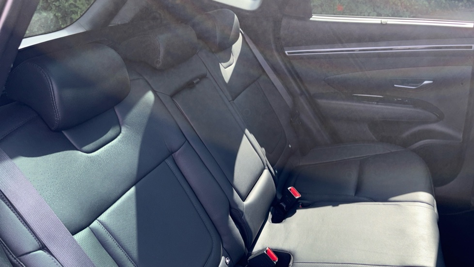 Hyundai TUCSON 1.6 TGDi Hybrid 230 Ultimate 5dr 2WD Auto Hybrid Estate - Image 16