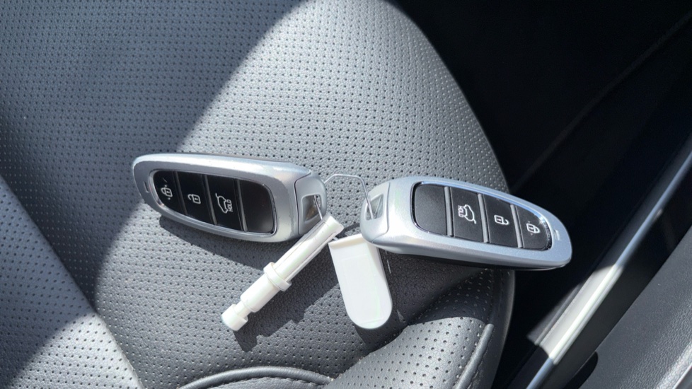 Hyundai TUCSON 1.6 TGDi Hybrid 230 Ultimate 5dr 2WD Auto Hybrid Estate - Image 20