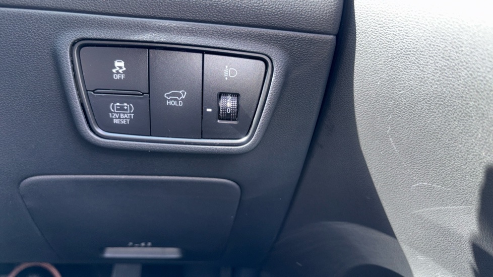 Hyundai TUCSON 1.6 TGDi Hybrid 230 Ultimate 5dr 2WD Auto Hybrid Estate - Image 22
