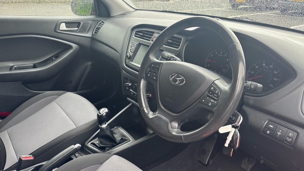 Hyundai i20 1.2 MPi Play 5dr Petrol Hatchback - Image 11