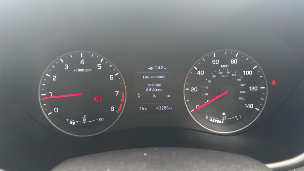 Hyundai i20 1.2 MPi Play 5dr Petrol Hatchback - Image 18