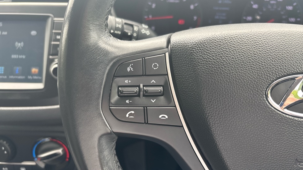 Hyundai i20 1.2 MPi Play 5dr Petrol Hatchback - Image 21