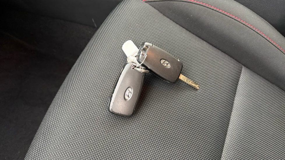 Hyundai KONA 1.0 TGDi 48V MHEV N Line 5dr Petrol Hatchback - Image 20