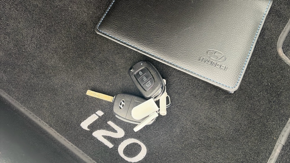 Hyundai i20 1.0T GDi 48V MHD SE Connect 5dr Petrol Hatchback - Image 19