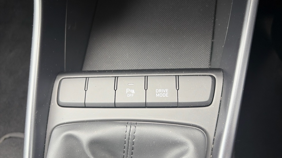 Hyundai i20 1.0T GDi 48V MHD SE Connect 5dr Petrol Hatchback - Image 21