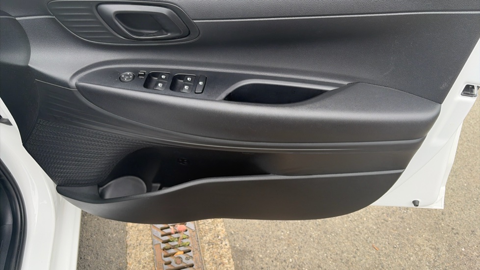 Hyundai i20 1.0T GDi 48V MHD SE Connect 5dr Petrol Hatchback - Image 32