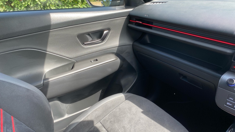 Hyundai KONA 1.6 GDi Hybrid N Line S 5dr DCT Hybrid Hatchback - Image 30