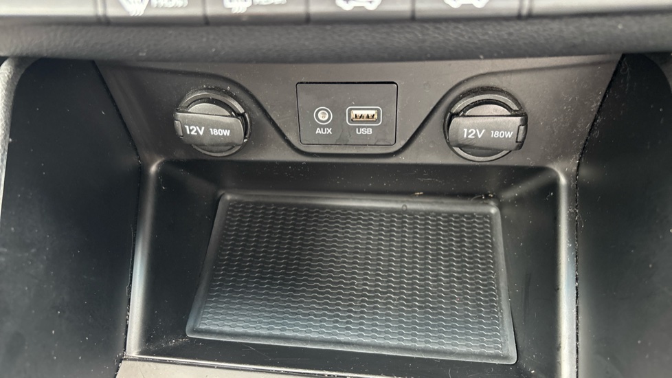 Hyundai TUCSON 1.6 GDi S Connect 5dr 2WD Petrol Estate - Image 25