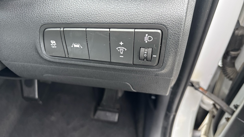 Hyundai TUCSON 1.6 GDi S Connect 5dr 2WD Petrol Estate - Image 31