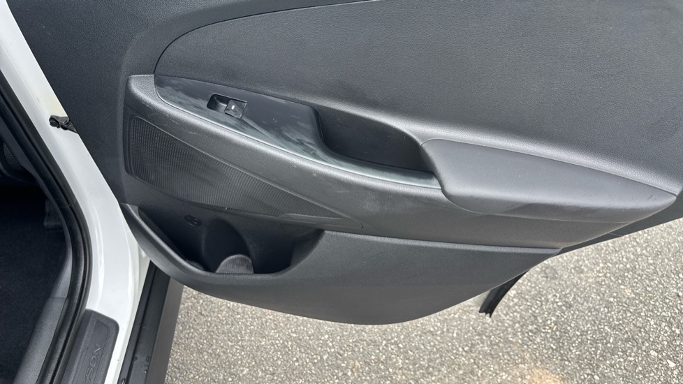 Hyundai TUCSON 1.6 GDi S Connect 5dr 2WD Petrol Estate - Image 34