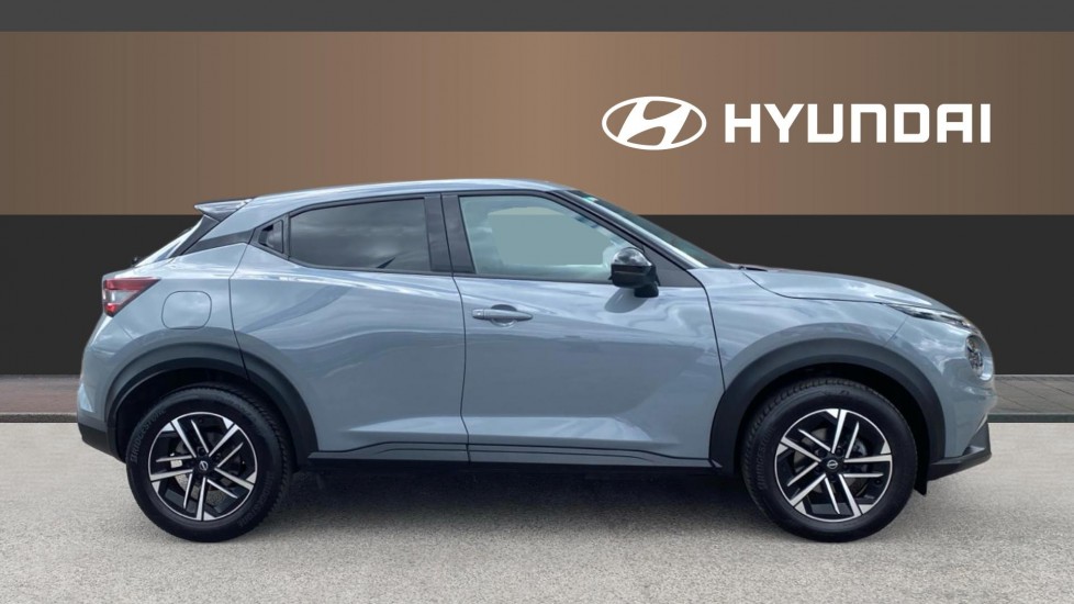Nissan Juke 1.0 DiG-T N-Connecta 5dr DCT Petrol Hatchback - Image 5
