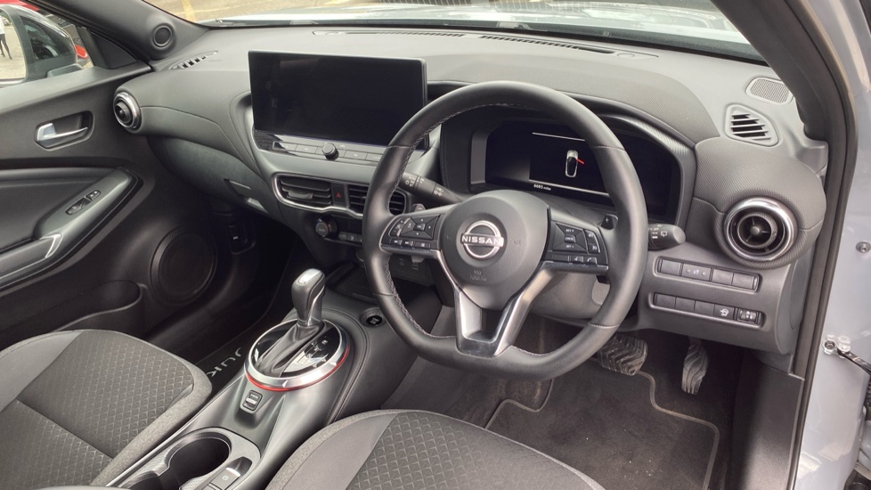 Nissan Juke 1.0 DiG-T N-Connecta 5dr DCT Petrol Hatchback - Image 11