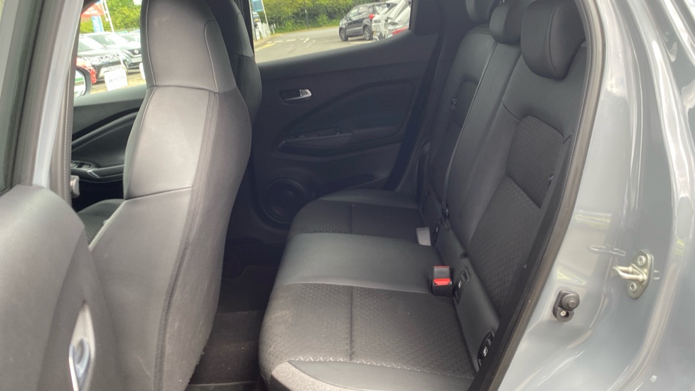 Nissan Juke 1.0 DiG-T N-Connecta 5dr DCT Petrol Hatchback - Image 16
