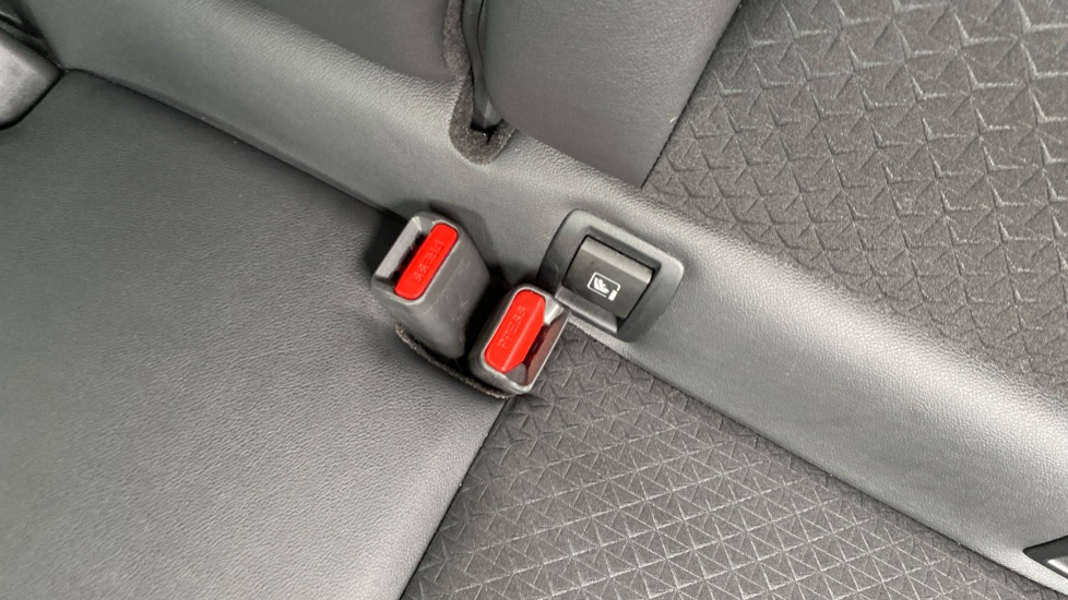 Nissan Juke 1.0 DiG-T N-Connecta 5dr DCT Petrol Hatchback - Image 17