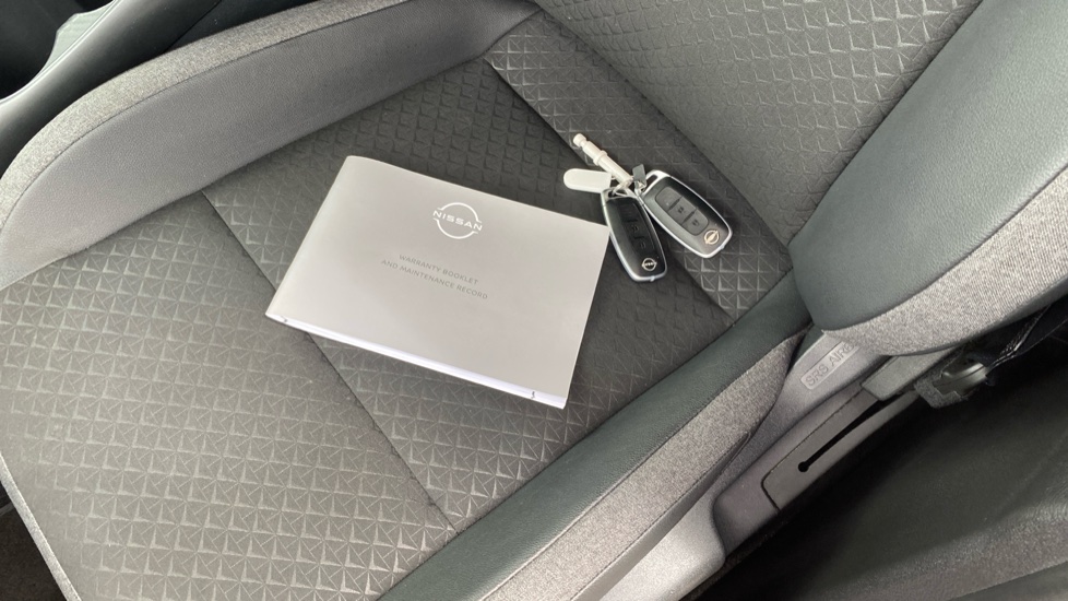 Nissan Juke 1.0 DiG-T N-Connecta 5dr DCT Petrol Hatchback - Image 19