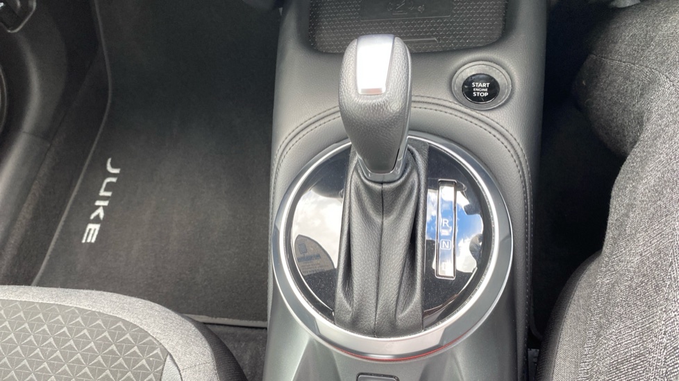Nissan Juke 1.0 DiG-T N-Connecta 5dr DCT Petrol Hatchback - Image 29