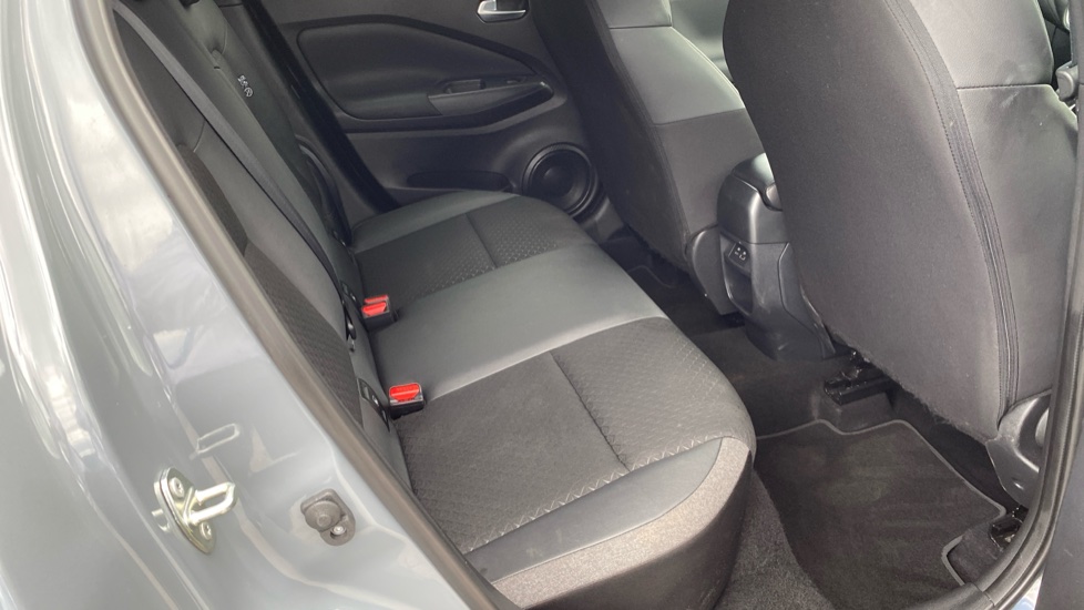 Nissan Juke 1.0 DiG-T N-Connecta 5dr DCT Petrol Hatchback - Image 32