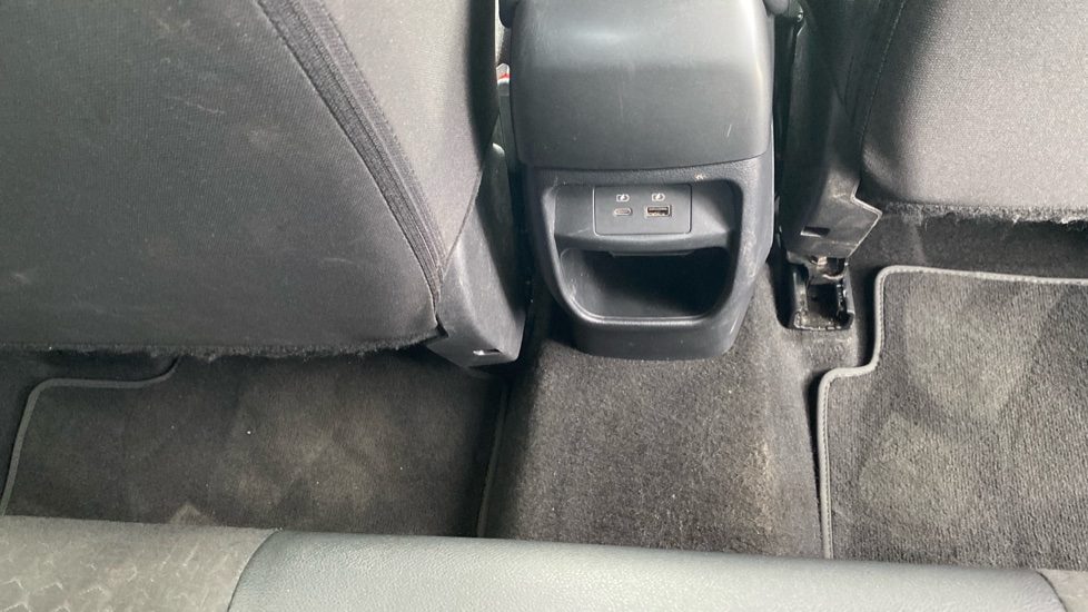 Nissan Juke 1.0 DiG-T N-Connecta 5dr DCT Petrol Hatchback - Image 33