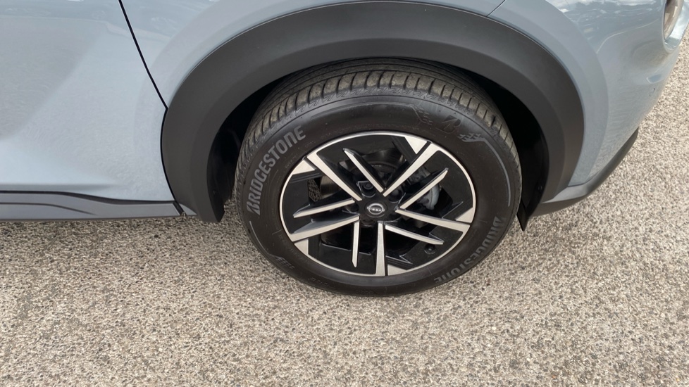 Nissan Juke 1.0 DiG-T N-Connecta 5dr DCT Petrol Hatchback - Image 35