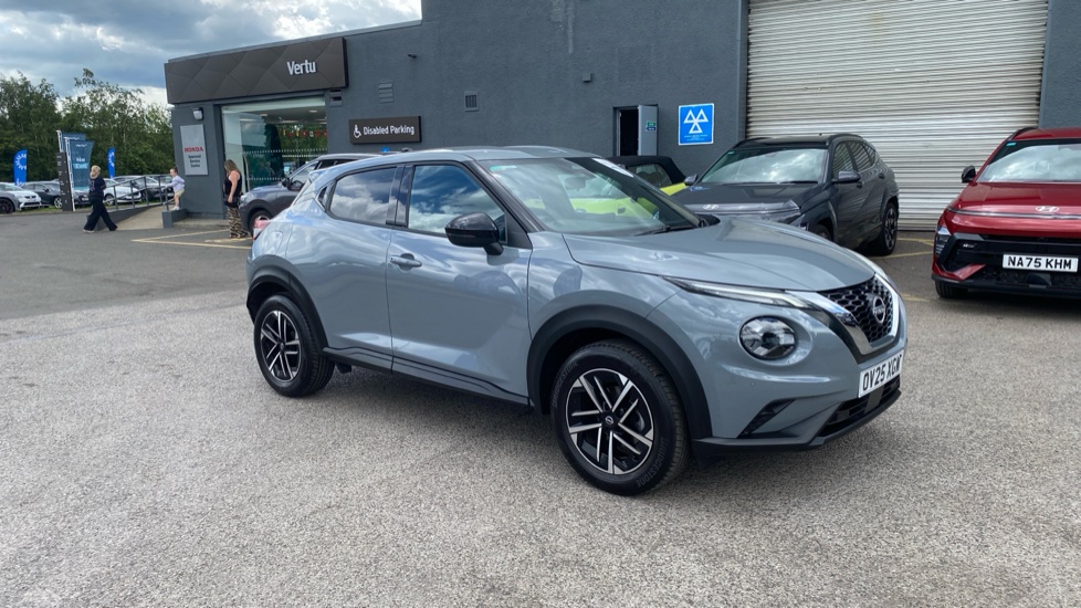Nissan Juke 1.0 DiG-T N-Connecta 5dr DCT Petrol Hatchback - Image 39