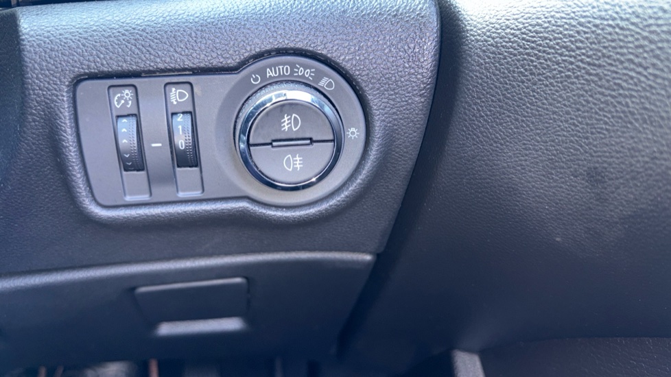 Vauxhall Astra 2.0 CDTi 16V ecoFLEX Elite Nav 5dr Diesel Hatchback - Image 22