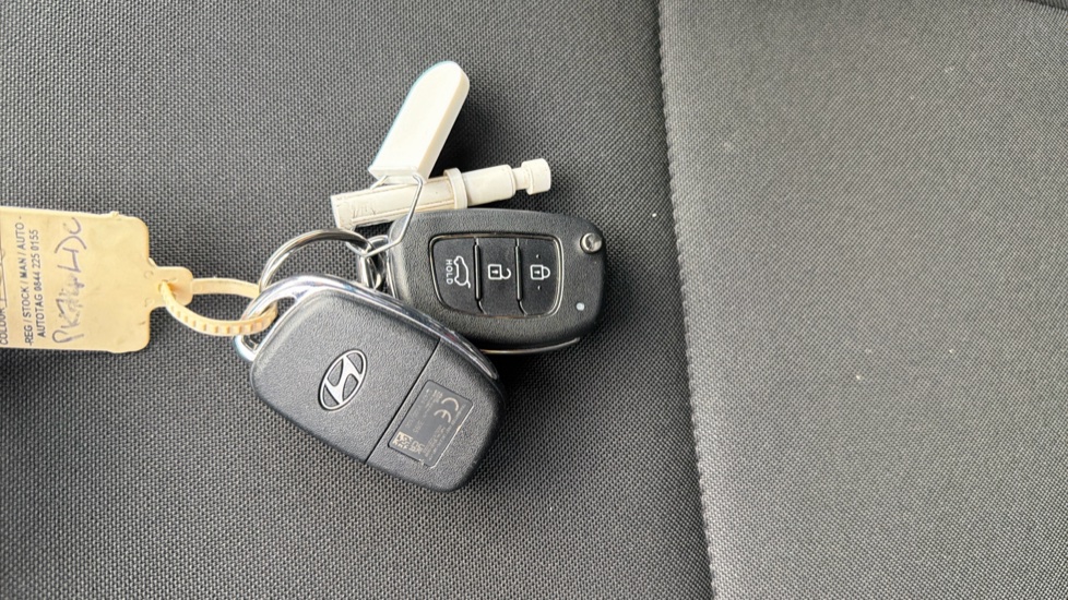 Hyundai BAYON 1.0 TGDi Premium 5dr DCT Petrol Hatchback - Image 20