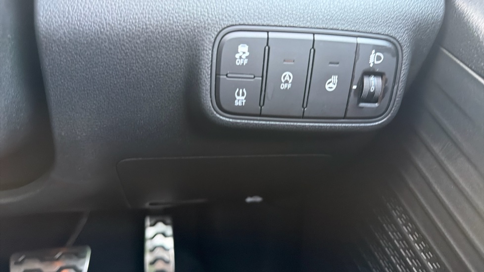 Hyundai BAYON 1.0 TGDi Premium 5dr DCT Petrol Hatchback - Image 33