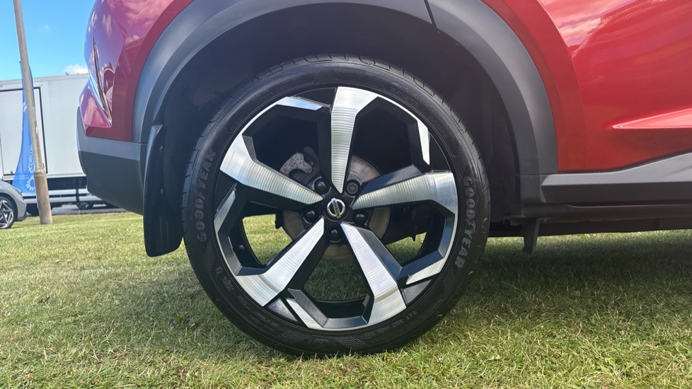 Nissan Juke 1.0 DiG-T 114 Tekna 5dr Petrol Hatchback - Image 7