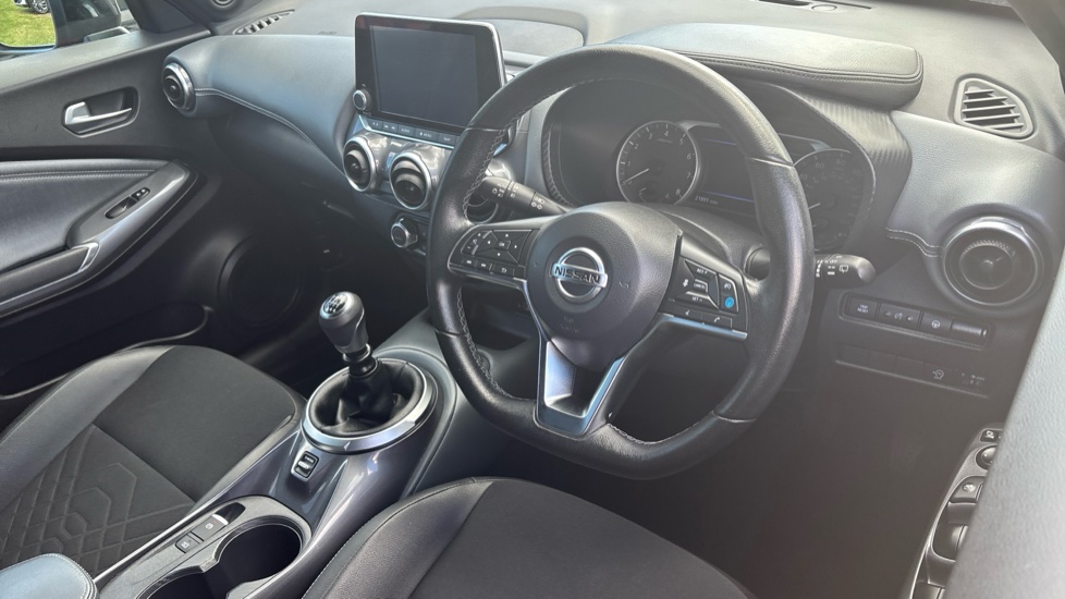 Nissan Juke 1.0 DiG-T 114 Tekna 5dr Petrol Hatchback - Image 11