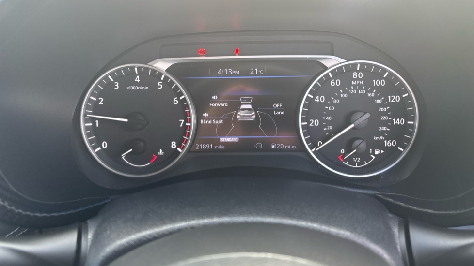 Nissan Juke 1.0 DiG-T 114 Tekna 5dr Petrol Hatchback - Image 18