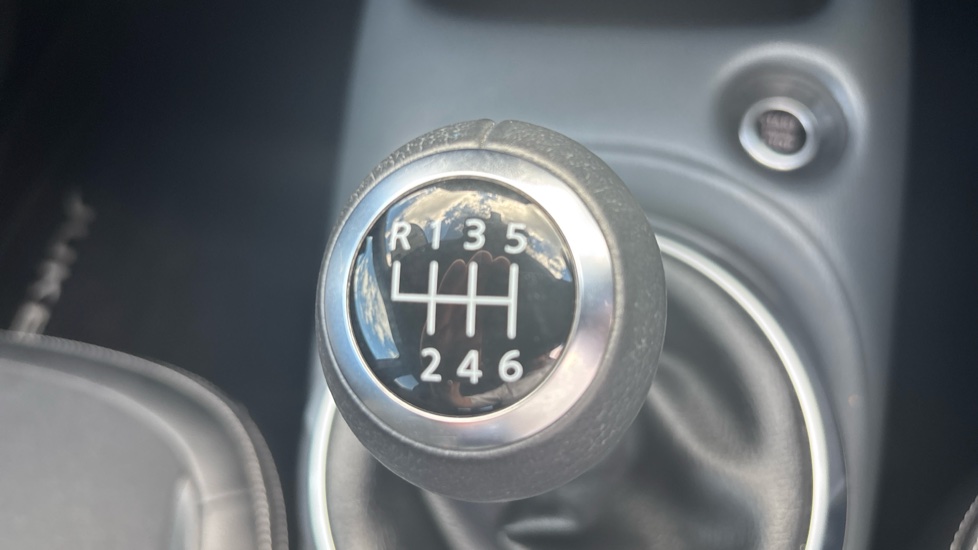 Nissan Juke 1.0 DiG-T 114 Tekna 5dr Petrol Hatchback - Image 22