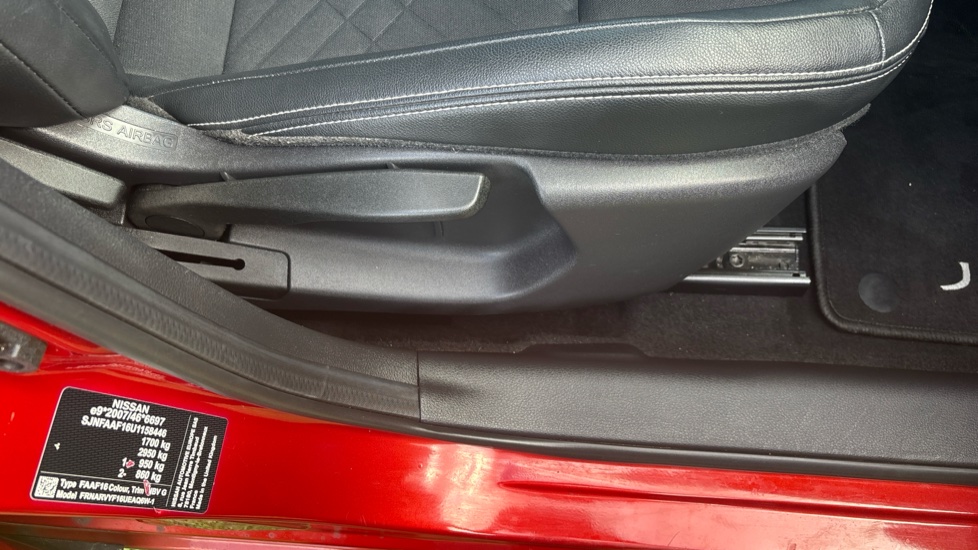 Nissan Juke 1.0 DiG-T 114 Tekna 5dr Petrol Hatchback - Image 32