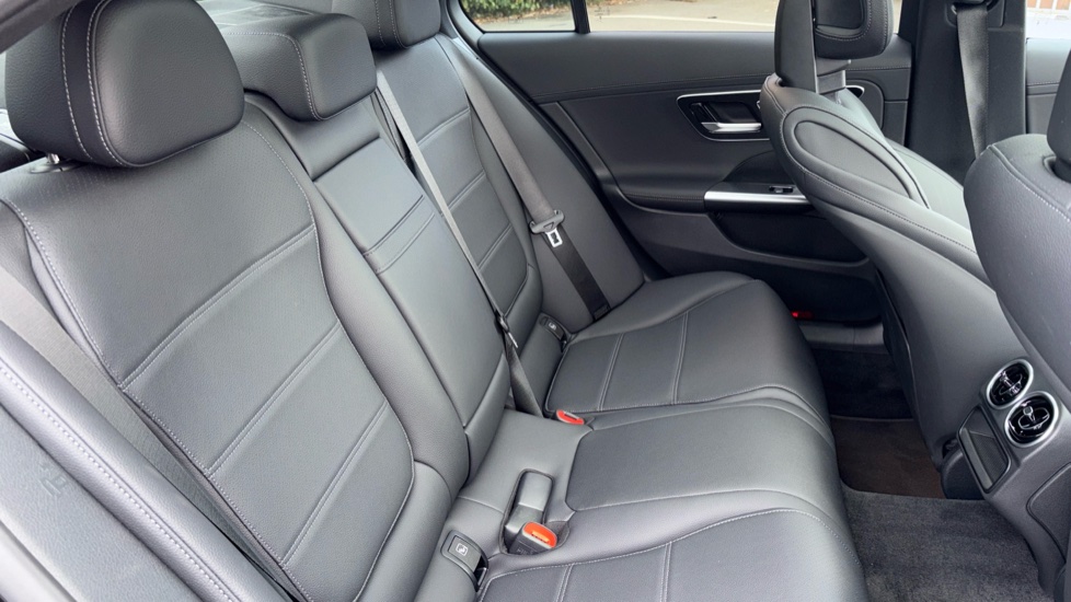 Mercedes-Benz C-Class C200 AMG Line Premium Plus 4dr 9G-Tronic Petrol Saloon - Image 16