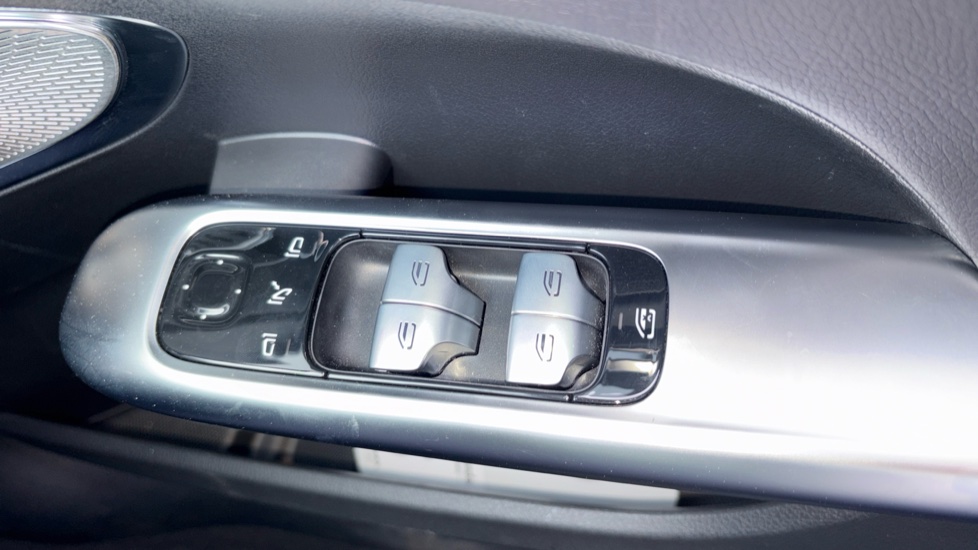 Mercedes-Benz C-Class C200 AMG Line Premium Plus 4dr 9G-Tronic Petrol Saloon - Image 21
