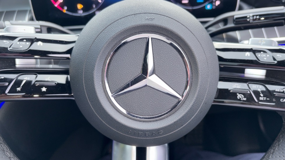 Mercedes-Benz C-Class C200 AMG Line Premium Plus 4dr 9G-Tronic Petrol Saloon - Image 27