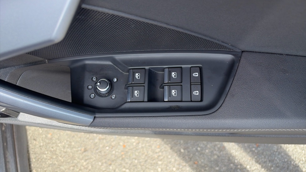 Audi A3 35 TFSI S Line 5dr S Tronic Petrol Hatchback - Image 28