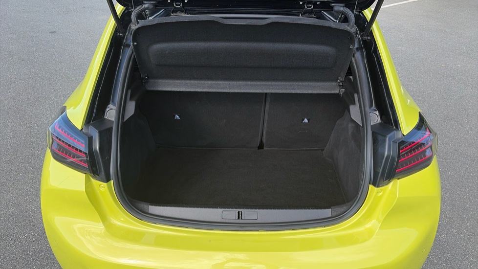 Peugeot 208 1.2 Hybrid 136 GT 5dr e-DSC6 Petrol Hatchback - Image 4