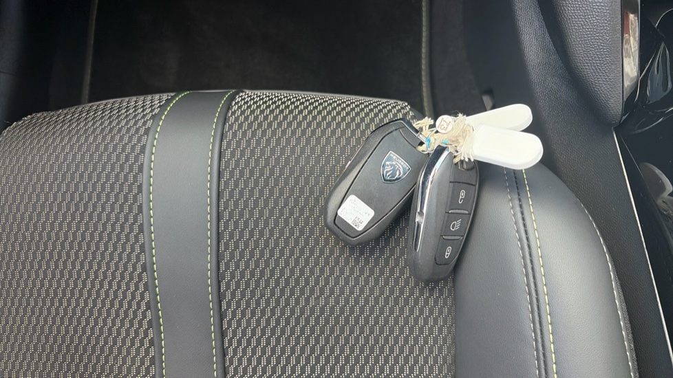Peugeot 208 1.2 Hybrid 136 GT 5dr e-DSC6 Petrol Hatchback - Image 20